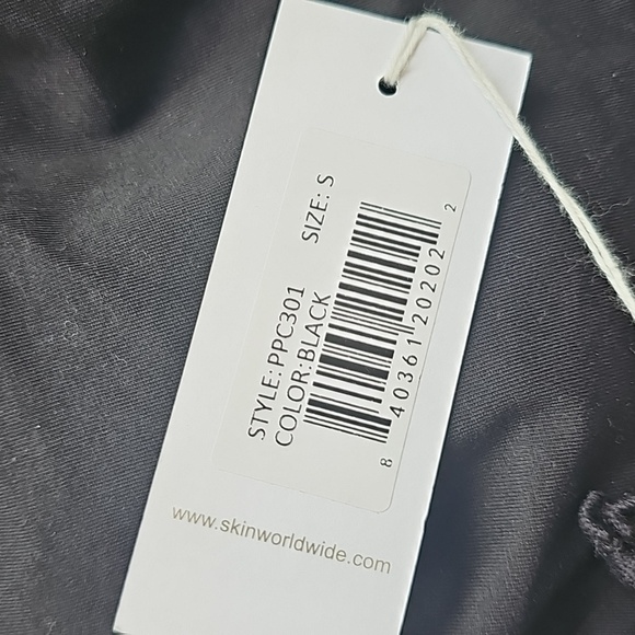 Skin Whitely Plush Slide in Black Size Small 35-37 - Picture 4 of 6